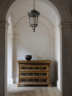 North Italian Commode 'a Bambocci'