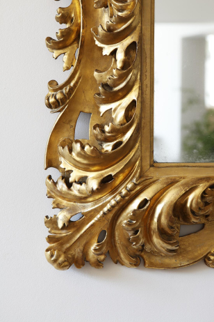 Early 18th Century Giltwood Mirror